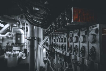 Bomb Vs Quantum Bomb Vs Quantum